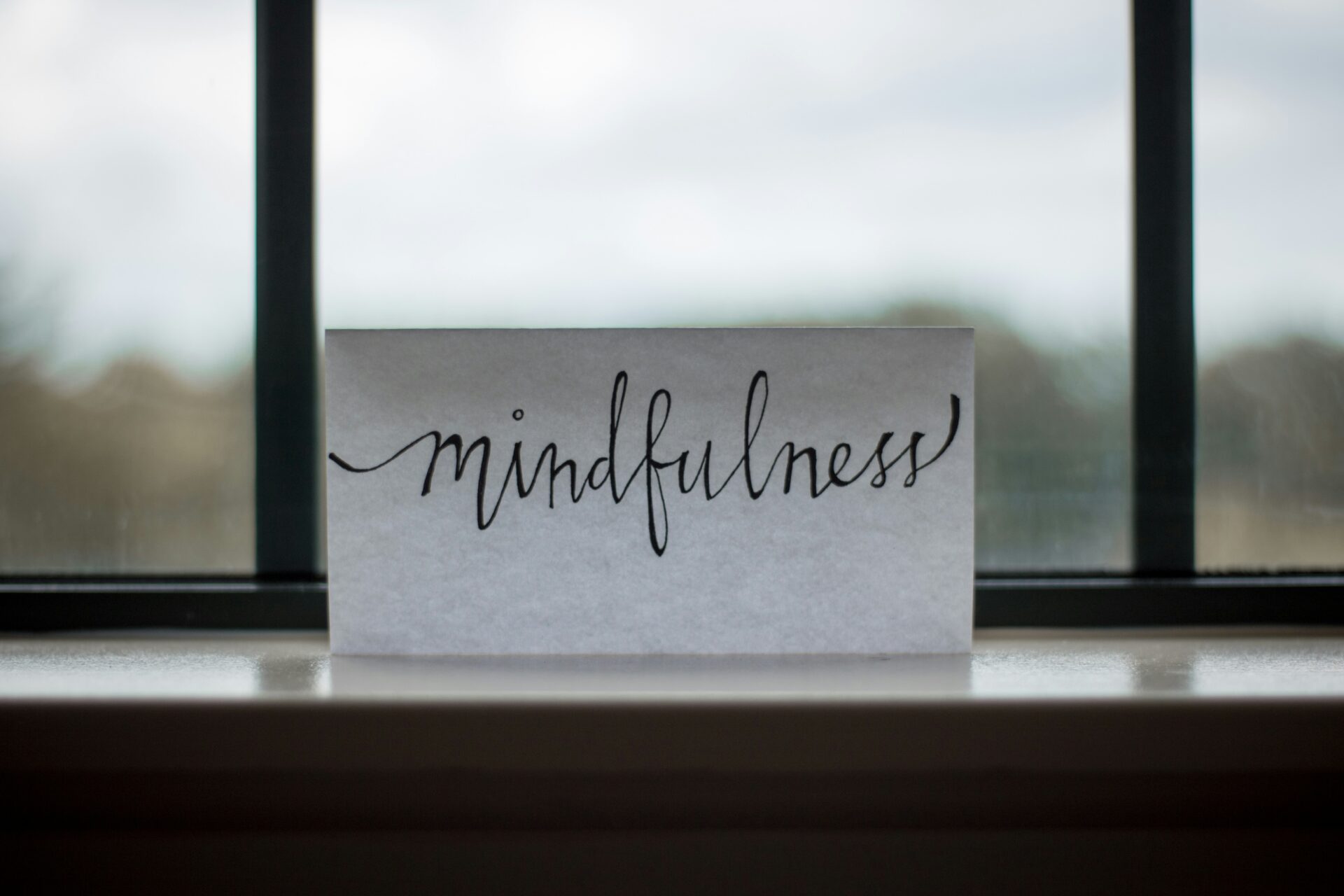 Tips latihan mindfulness (Sumber: unsplash/lesly juarez)